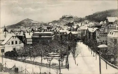 Ak Blankenburg am Harz, Schneebedeckte Stadtansicht,  Architektur, winterliche Landschaft