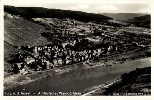 Ak Burg an der Mosel, Fliegeraufnahme, Gasthaus zum Weinberg