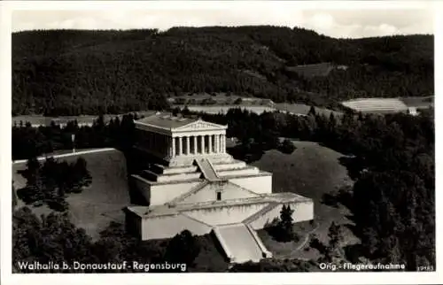 Ak Donaustauf in der Oberpfalz, Walhalla bei Regensburg, Walhalla, monumentaler Bau, Luftaufnahme