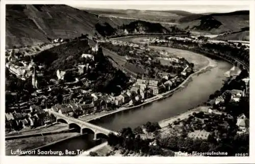 Ak Saarburg an der Saar Bezirk Trier, Totalansicht, Original Fliegeraufnahme