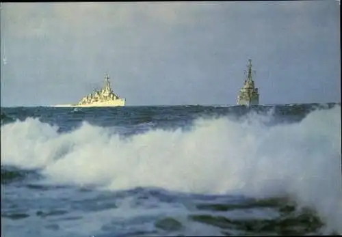 Ak Deutsche Bundeswehr, Zerstörer der Bundesmarine auf hoher See