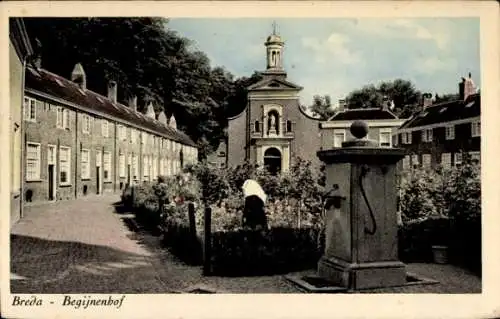 Ak Breda Nordbrabant Niederlande, zeigt den Beginenhof in  eine kleine Kapelle und ein Brunnen...
