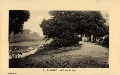 Ak Dahomey Benin,  Ufer des Mono, ruhige Landschaft, Bäume, Pfad, Wasser