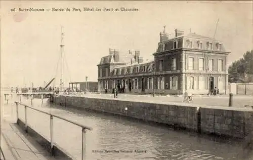 CPA Saint-Nazaire Loire Atlantique, Entrée du Port, Hôtel des Ponts et Chaussées