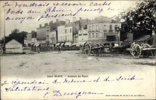 Ak Blaye Gironde, Avenue du Port, Stadtansicht mit Wagen, viele Gebäude, Wasserweg