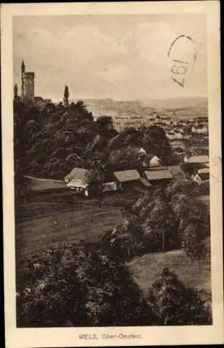 Ak Wels in Oberösterreich, Stadtansicht von Wels, Turm, ländliche Umgebung