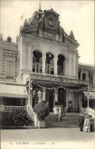 Ak Luchon Haute Garonne, Casino, Gebäude, Uhr, Treppe, Menschen, Dekorationen