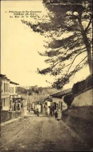 Ak Pibrac Haute Garonne, La Rue de la Gare, Pèlerinage de Ste-Germaine,  Straße, Landschaft