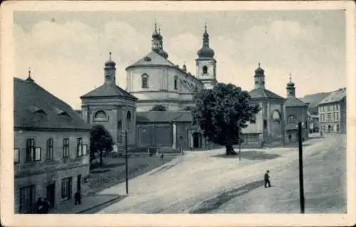 Ak Bohosudov Mariaschein Region Aussig, Unterer Platz mit Wallfahtskirche