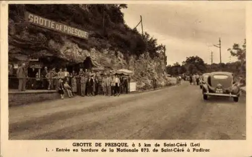 Ak Saint Céré Lot, Grotte de Presque, Menschenmenge, Straße, alte Autos