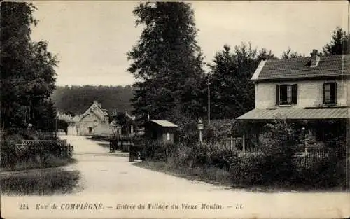 Ak Compiègne Oise, Eingang zum Dorf Vieux Moulin, ländliche Szene, Häuser, Bäume