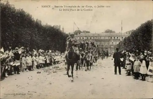 Ak Nancy Meurthe et Moselle, Rentree Triomphe de 20°Corps 1919, Place de la Carriere