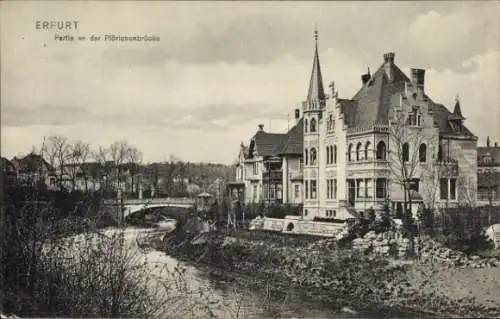 Ak Erfurt in Thüringen, Vorderansicht von Gebäuden, Pförtchenbrücke, Fluss, Baumreihe