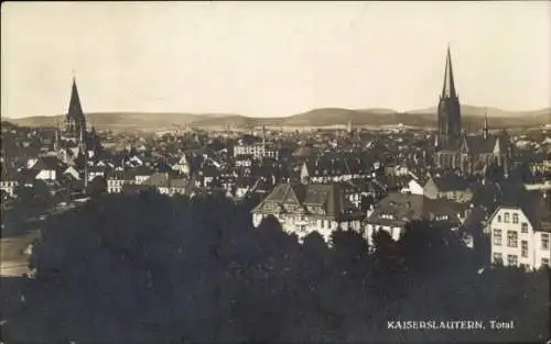 Ak Kaiserslautern in der Pfalz, Panoramaansicht von  Türme zu sehen,  Architektur