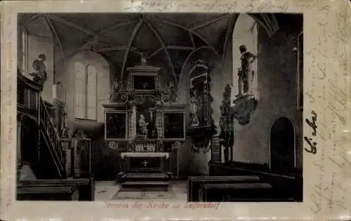 Ak Seifersdorf Dippoldiswalde im Osterzgebirge, Inneres der Kirche, Bänke, Altar, Skulpturen, Fen