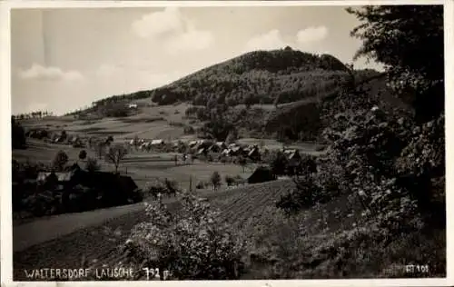 Ak Waltersdorf (bei Zittau) Großschönau in der Oberlausitz, Landschaft von  Berg Lausche, Dorfans