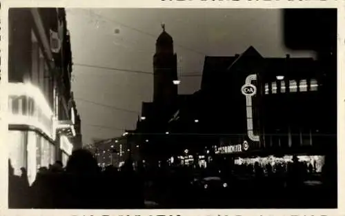 Foto Ak Berlin Neukölln, Karl Marx Straße, Nachtbeleuchtung, C&A