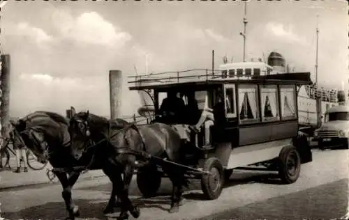 Ak Norderney Ostfriesland, Pferdeomnibus am Hafen