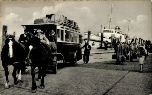 Ak Norderney in Ostfriesland, Hafen, Kutsche, Dampfschiff