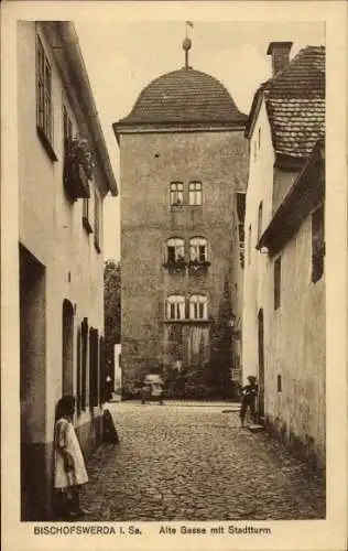 Ak Bischofswerda in Sachsen, Alte Gasse, Stadtturm, Häuser, Mädchen, Schwarz-Weiß