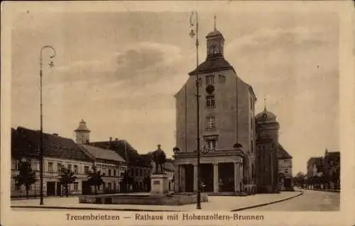 Ak Treuenbrietzen in Brandenburg, Rathaus, Hohenzollern-Brunnen,  Architektur
