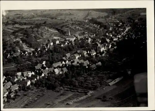 Ak Mühlhausen in Thüringen,  kleiner Ort mit Kirche, viele Bäume, hügelige Landschaft