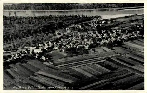 Ak Greffern Rheinmünster am Rhein, Luftaufnahme von Greffern, Felder, Häuser, Flugzeugblick