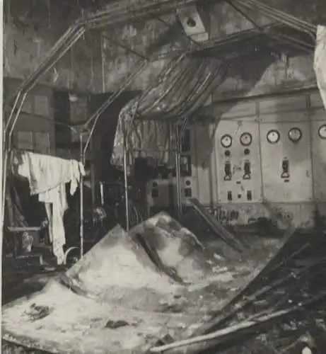 Original Foto Berlin Kreuzberg Umformerwerk U-Bahnhof Hallesches Tor, um 1945, ca. 12x12 cm