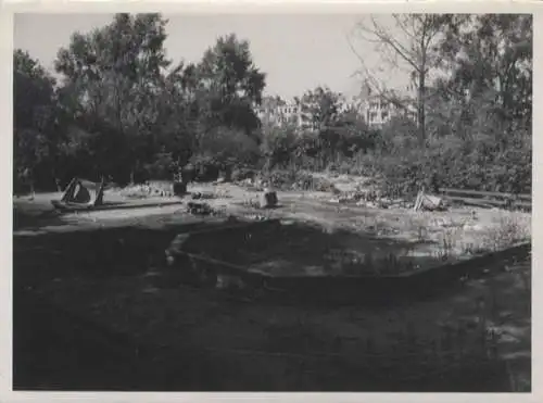 Original Foto Berlin Kreuzberg, Viktoriapark, auf dem Kreuzberg, um 1945, ca. 13 x 17 cm