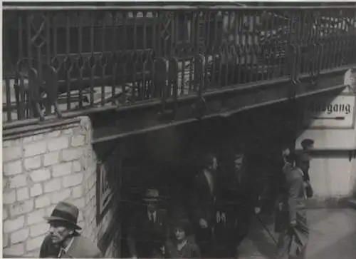 Original Foto Berlin Kreuzberg, U-Bahnhof Gleisdreieck, um 1945/46, ca. 13 x 17 cm