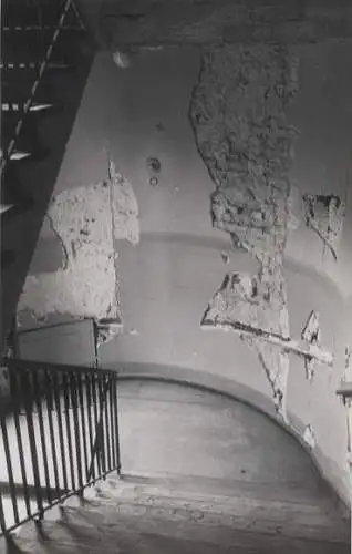 Original Foto Berlin Kreuzberg, Hebbel-Theater, Treppenhaus, um 1945/46, ca. 13 x 17 cm