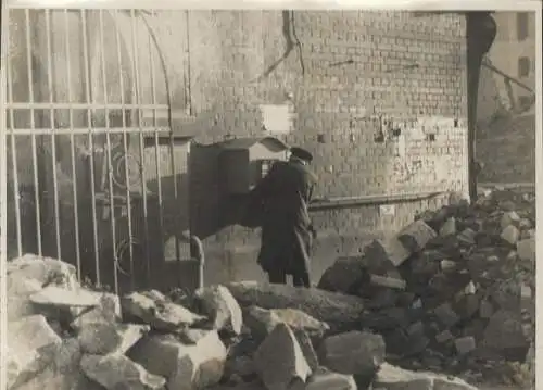 Original Foto Berlin Kreuzberg, Lindenstraße, Postamt, um 1945/46, ca. 13 x 17 cm