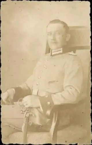 Foto Ak Szczecin Stettin Pommern, Deutscher Soldat in Uniform