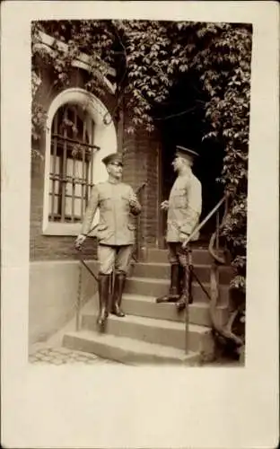 Foto Ak Porz Köln am Rhein, Offiziere in Uniformen