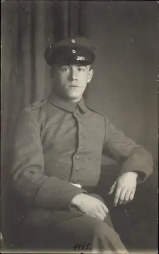Foto Ak Olsztyn Allenstein Ostpreußen, deutscher Soldat in Uniform