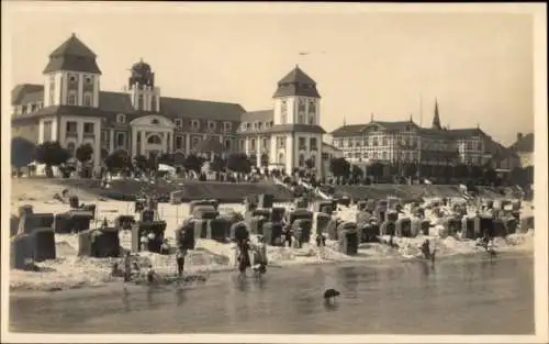 Foto Ak Seebad Binz auf Rügen, Strand, Strandkörbe, Hotels