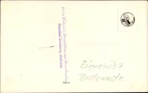 Foto Ak Ostseebad Zinnowitz auf Usedom, Frauen am Strand, Sonnenschirm, Bademode