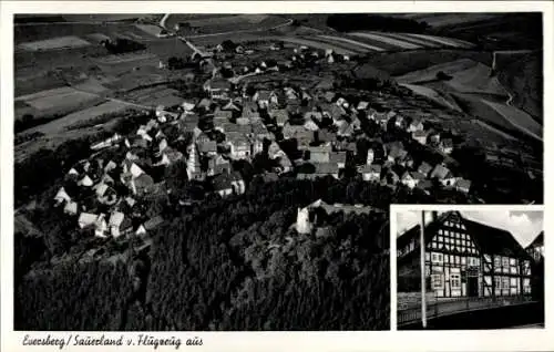 Ak Eversberg Meschede im Sauerland, Fliegeraufnahme, Gasthof