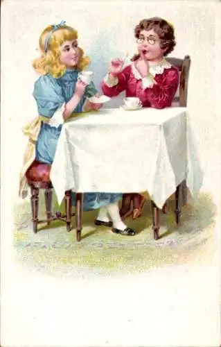 Künstler Ak Zwei Kinder sitzen an einem Tisch und trinken Tee, Junge zündet Zigarre an