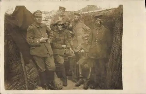 Foto Ak Deutsche Soldaten in Uniform, Gruppenbild, I. WK