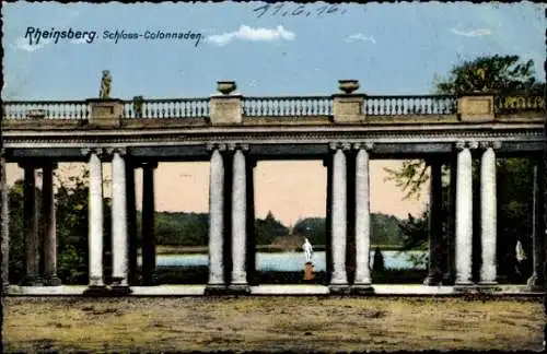 Ak Rheinsberg in der Mark, Schloss-Colonnaden, Säulen, Parklandschaft
