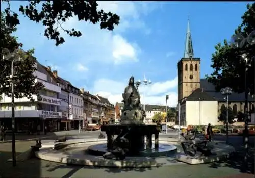 Ak Viersen in Nordrhein Westfalen, Remigiusbrunnen, Kirche, Einkaufstraße, blaue Himmel