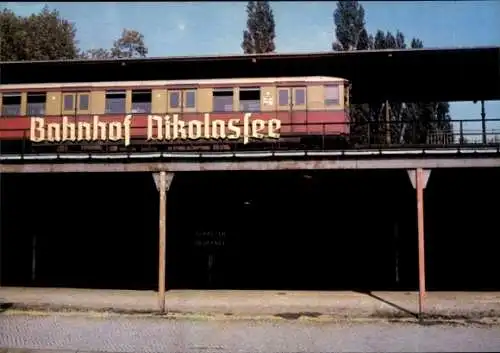 Ak Berlin Zehlendorf Nikolassee, Insel Lindwerder, Havel, Bahnhof  Zug auf Gleis, Stadtbahn, g...