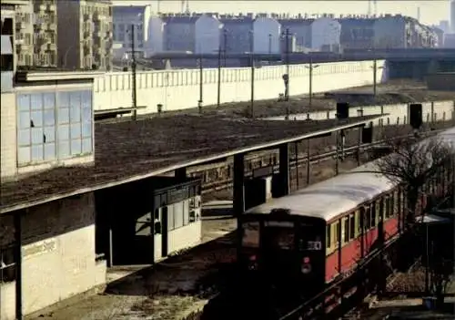 Ak Berlin Prenzlauer Berg, S-Bahnhof Bornholmer Straße, Zug