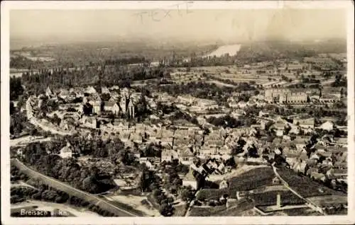 Ak Breisach am Oberrhein, Luftaufnahme von Breisach, Rheinlandschaft, historische Altstadt