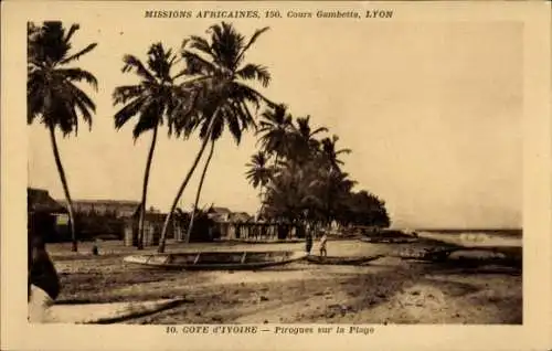 CPA Côte d'Ivoire, Pirogues sur la Plage