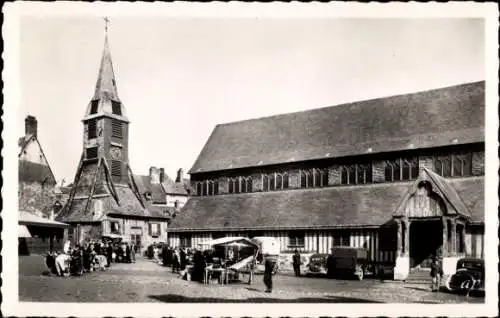 Ak Honfleur Calvados, Markt, Kirche Ste-Catherine, historische Architektur, Menschen, Autos