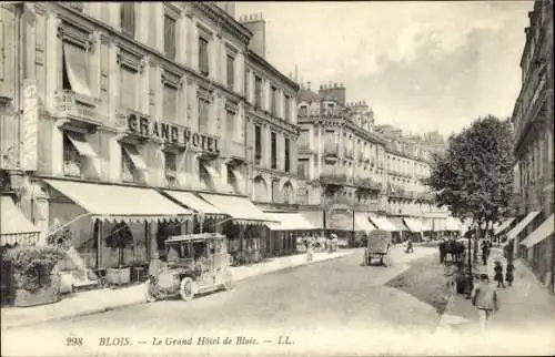 Ak Blois Loir et Cher, Grand Hotel, Straße mit Gebäuden, Autos, Bäume