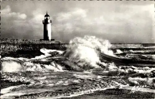Ak Ile d'Oléron Charente Maritime, La Cotiniere, le Phare pas gros temps, Leuchtturm