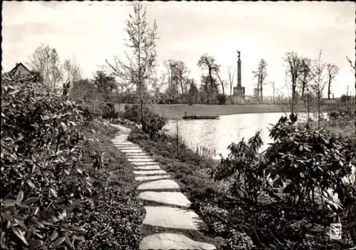 Ak Berlin Tiergarten, Englischer Garten, Siegessäule, Garten mit Weg und Wasser